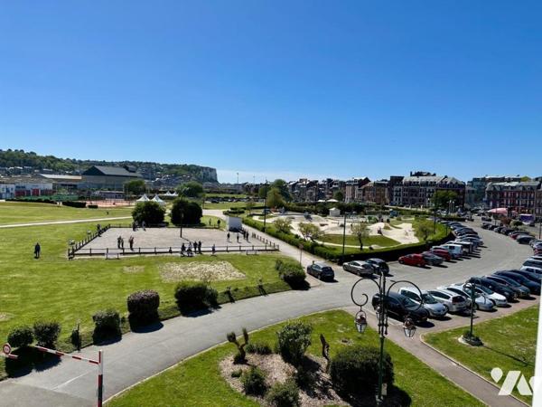 PROCHE DE LA MER ET DES COMMERCES - APPARTEMENT DUPLEX EN TRES BON ETAT 