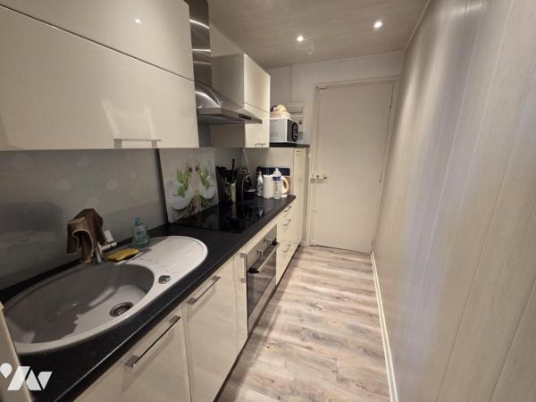 PROCHE DE LA MER ET DES COMMERCES - APPARTEMENT DUPLEX EN TRES BON ETAT 