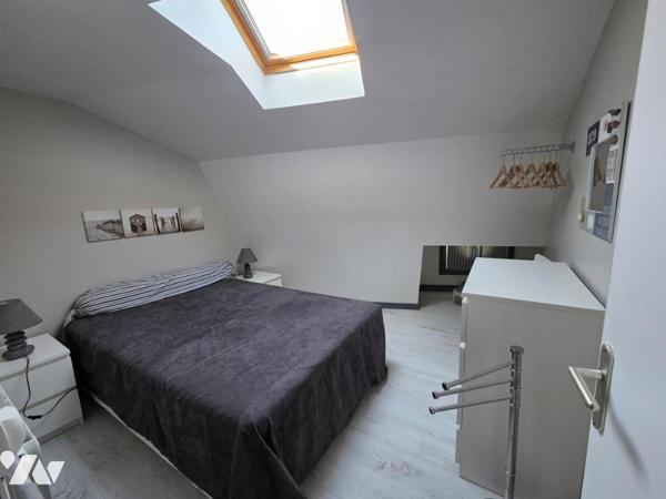 PROCHE DE LA MER ET DES COMMERCES - APPARTEMENT DUPLEX EN TRES BON ETAT 