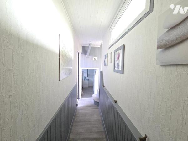 PROCHE DE LA MER ET DES COMMERCES - APPARTEMENT DUPLEX EN TRES BON ETAT 