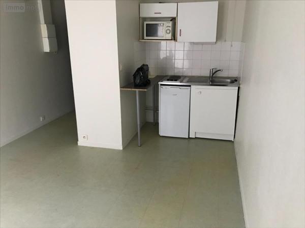 Studio à louer à Rouen en Seine-Maritime (76000), ref : 27063-1105110046