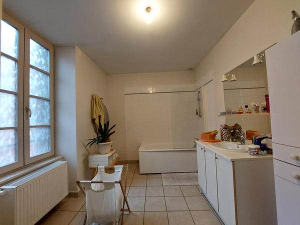 Cuisery - immeuble composé de 2 appartements