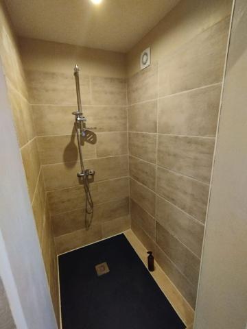 Grande Maison Familiale avec Piscine et Dépendances