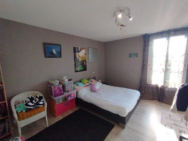 Grande Maison Familiale avec Piscine et Dépendances