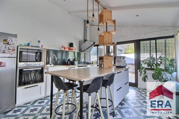 Maison Saint Montan 4 pièce(s) 120 m2