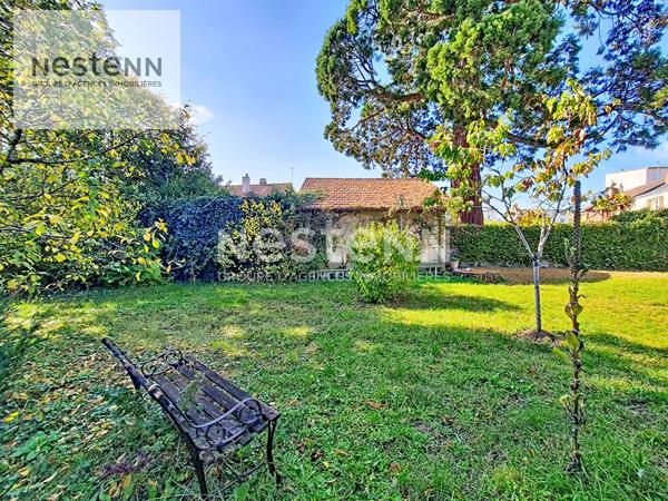 Superbe maison bourgeoise - "entre deux gares"- 5 chambres - garage - jardin 700m² - parquets et cheminée - lumineuse