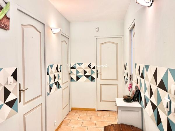 Maison à vendre 6 pièces LA JARRIE AUDOUIN (17)Maison de plain-pied 170 m² Garage: Volume, Lumière et Sérénité