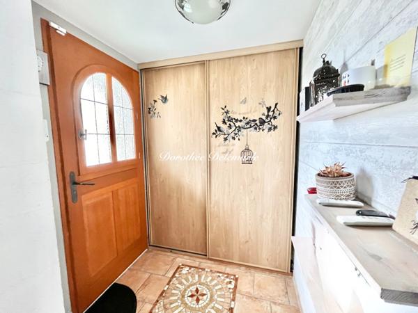 Maison à vendre 6 pièces LA JARRIE AUDOUIN (17)Maison de plain-pied 170 m² Garage: Volume, Lumière et Sérénité