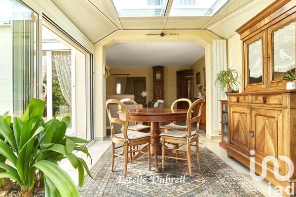 Maison 7 pièces de 127 m² à Montigny-le-Bretonneux (78180)