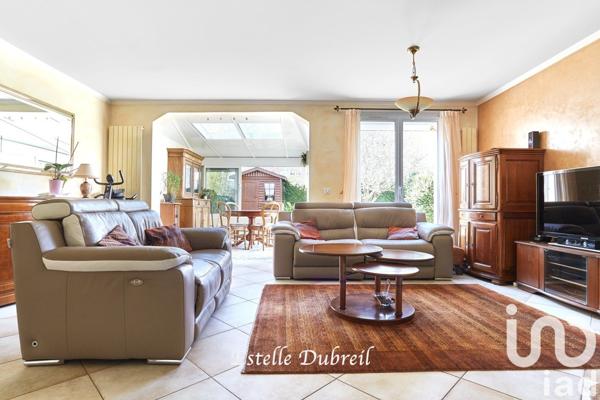 Maison 7 pièces de 127 m² à Montigny-le-Bretonneux (78180)