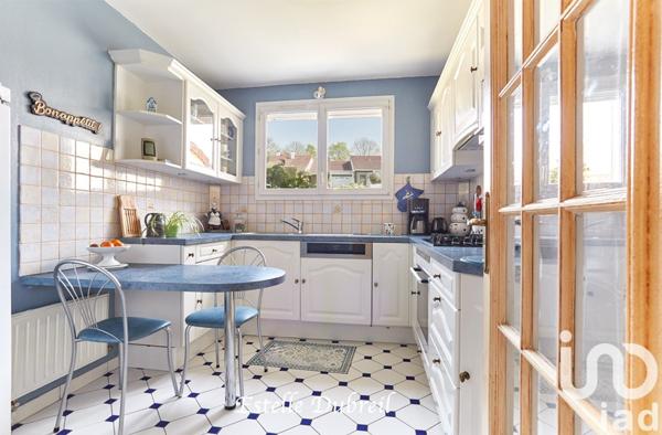 Maison 7 pièces de 127 m² à Montigny-le-Bretonneux (78180)