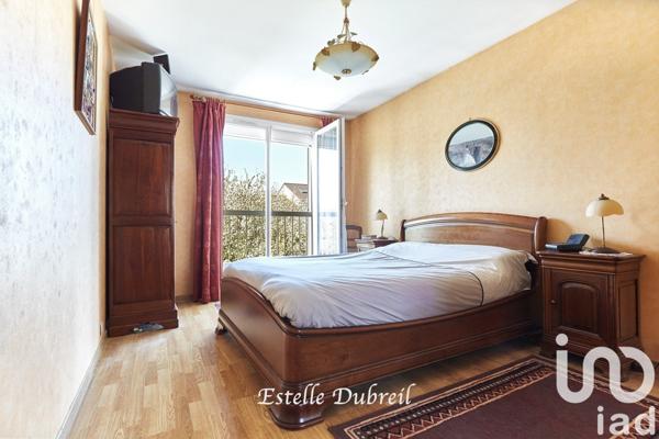 Maison 7 pièces de 127 m² à Montigny-le-Bretonneux (78180)