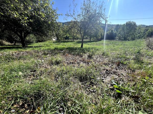 Terrain viabilisé 895 m²