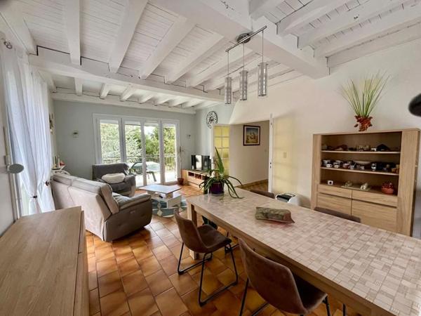 Maison Château L'Evêque 116 m2 avec grand jardin