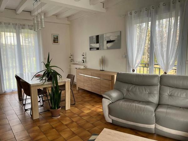 Maison Château L'Evêque 116 m2 avec grand jardin