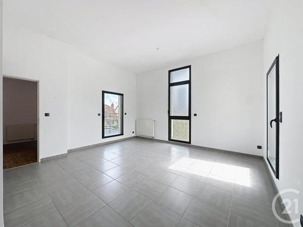 Appartement F3 à vendre  3 pièces - 66 m 2   TROYES  - 10