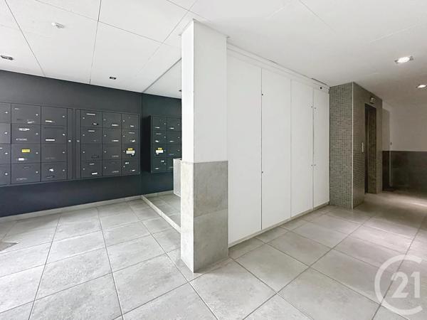 Appartement F3 à vendre  3 pièces - 66 m 2   TROYES  - 10