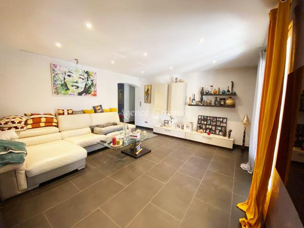 Mougins charmante maison 5 pièces avec piscine et beaux espaces extérieurs