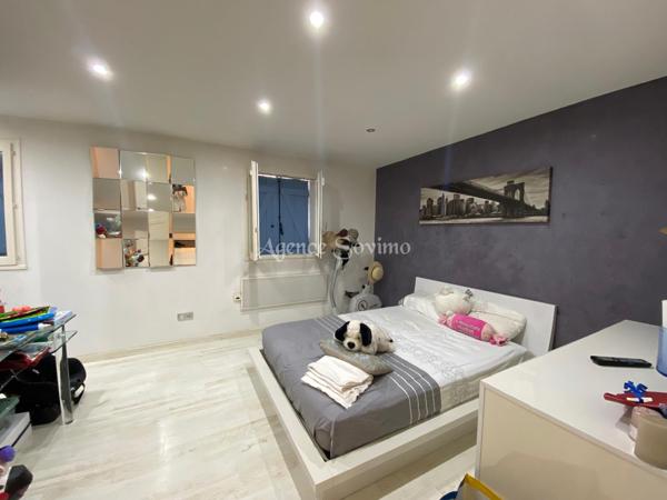 Mougins charmante maison 5 pièces avec piscine et beaux espaces extérieurs