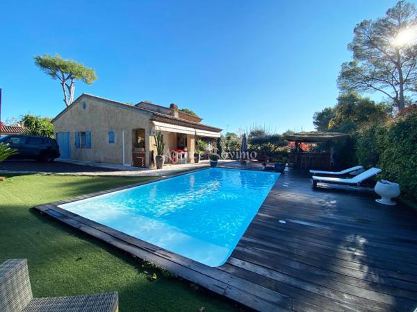 Mougins charmante maison 5 pièces avec piscine et beaux espaces extérieurs