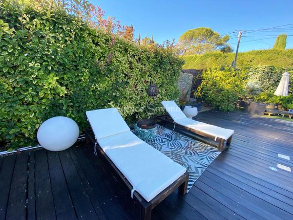 Mougins charmante maison 5 pièces avec piscine et beaux espaces extérieurs