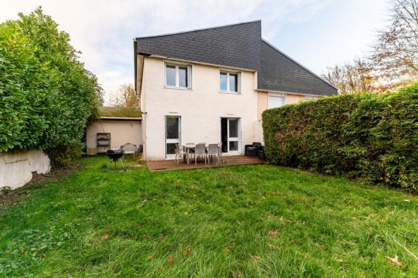 Maison 5 pièces 3 chambres avec garage et jardin