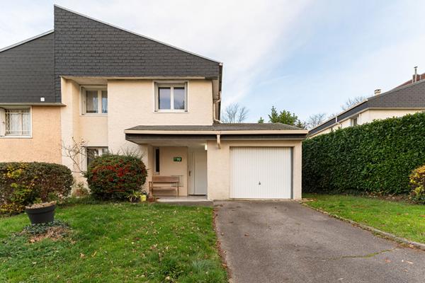 Maison 5 pièces 3 chambres avec garage et jardin