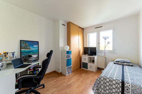 Maison 5 pièces 3 chambres avec garage et jardin