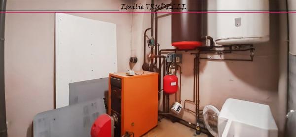 Appartement à vendre 8 pièces SAINT CALAIS (72) Ensemble immobilier à fort potentiel : local commercial + appartement en duplex avec patio