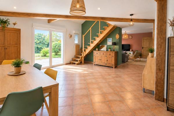 Maison familiale de 137 m² 7 pièces à ASTILLE (53)
