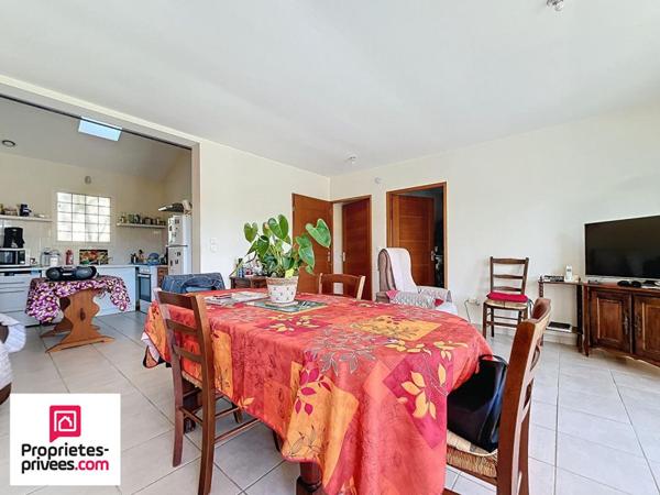 Centre ville  - Appartement  RDC 65 m2 avec JARDIN et PARKING PRIVÉ