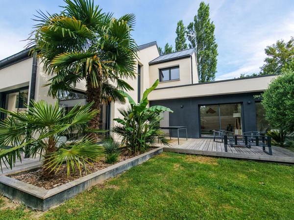 Maison contemporaine de 2022 à vendre dans le quartier prisé des Fontenelles à Murs Érigné - 4 chambres et vie de plain pied proche commodités