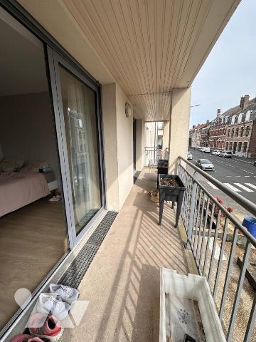 Bethune Centre ville - 2 pièces terrasse avec balcon et parking 