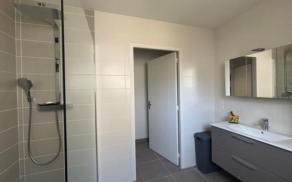 Appartement à louer    3 pièces • 75,72 m2 Saint-Julien-en-Genevois