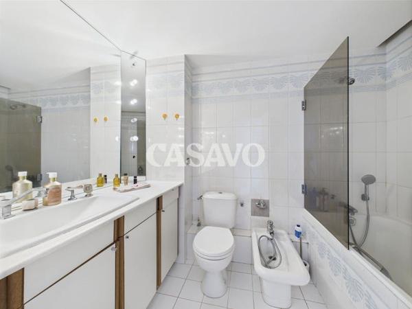 Vente Appartement 5 pièces de 108m² - 75015 Paris