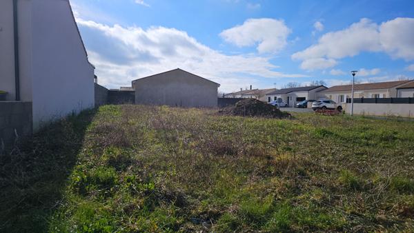EN EXCLUSIVITE TERRAIN A BATIR SUR SOUBISE