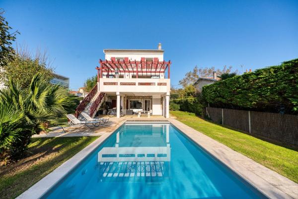 VILLA STYLE BASQUE A ROYAN A 200 M DE LA PLAGE
