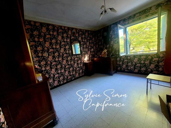 Propriete à vendre 5 pièces et 990 m² d'annexes SAINT CHRISTOL LES ALES (30)