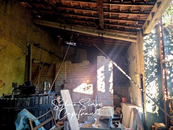 Propriete à vendre 5 pièces et 990 m² d'annexes SAINT CHRISTOL LES ALES (30)