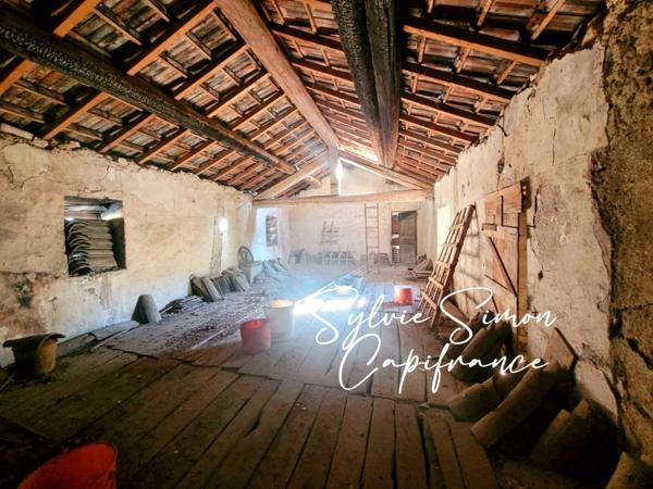 Propriete à vendre 5 pièces et 990 m² d'annexes SAINT CHRISTOL LES ALES (30)