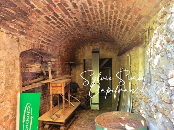 Propriete à vendre 5 pièces et 990 m² d'annexes SAINT CHRISTOL LES ALES (30)