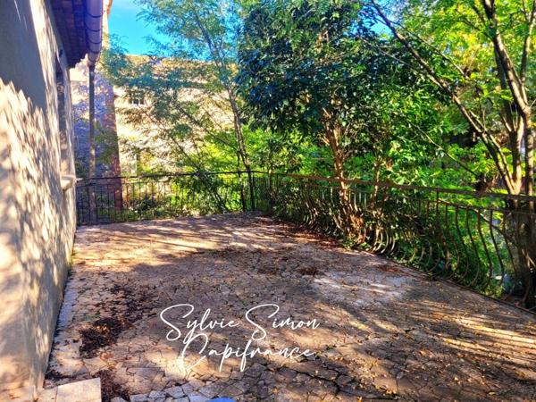 Propriete à vendre 5 pièces et 990 m² d'annexes SAINT CHRISTOL LES ALES (30)