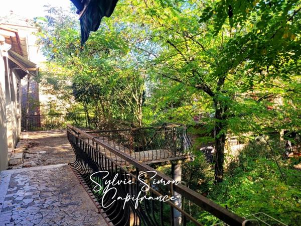 Propriete à vendre 5 pièces et 990 m² d'annexes SAINT CHRISTOL LES ALES (30)