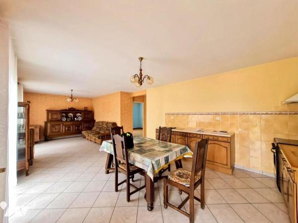 A VENDRE Reguiny Maison avec garage et jardin 