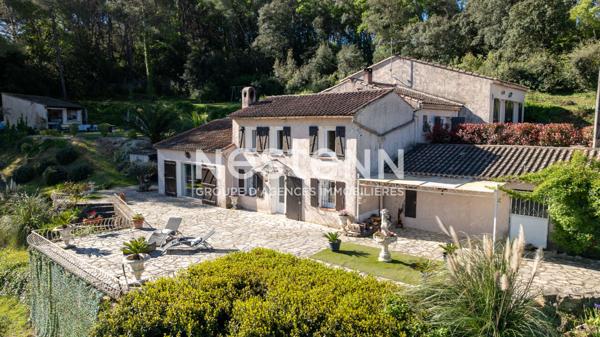 À VENDRE À TRANS-EN-PROVENCE PROPRIÉTÉ d'environ 152 m² sur 7000 m² de terrain paysagé avec PISCINE