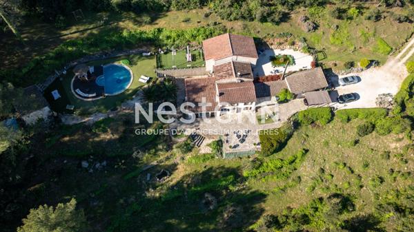 À VENDRE À TRANS-EN-PROVENCE PROPRIÉTÉ d'environ 152 m² sur 7000 m² de terrain paysagé avec PISCINE