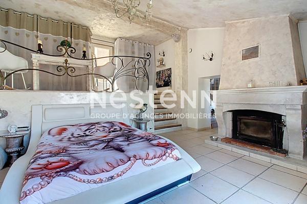 À VENDRE À TRANS-EN-PROVENCE PROPRIÉTÉ d'environ 152 m² sur 7000 m² de terrain paysagé avec PISCINE