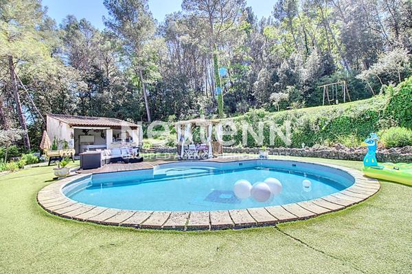 À VENDRE À TRANS-EN-PROVENCE PROPRIÉTÉ d'environ 152 m² sur 7000 m² de terrain paysagé avec PISCINE