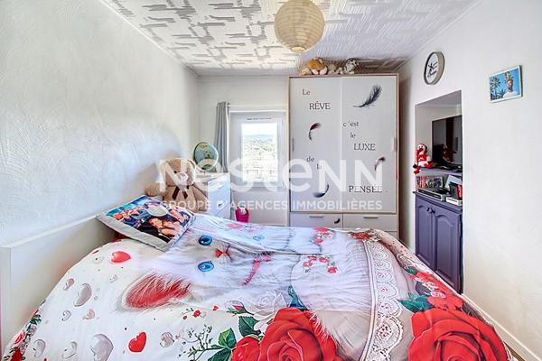 À VENDRE À TRANS-EN-PROVENCE PROPRIÉTÉ d'environ 152 m² sur 7000 m² de terrain paysagé avec PISCINE