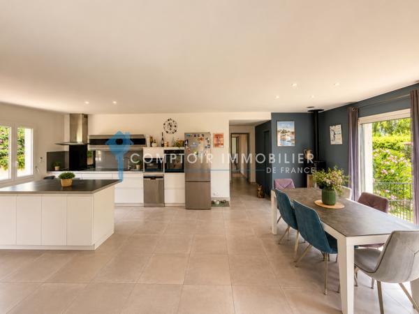 Villa
                                                                                                                                                                                                                                                                                                                        4 pièce(s)                                                                                                                                                                                                          3 chambre(s)                                                                                                                                                                                                          111  m²
